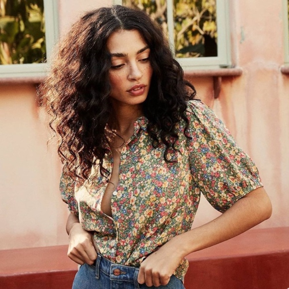 Doen Bel Top in Green Valley Floral